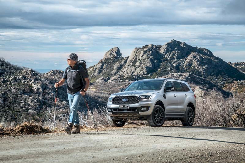 Ford Everest tiếp tục xả hàng, giảm giá gần 100 triệu đồng