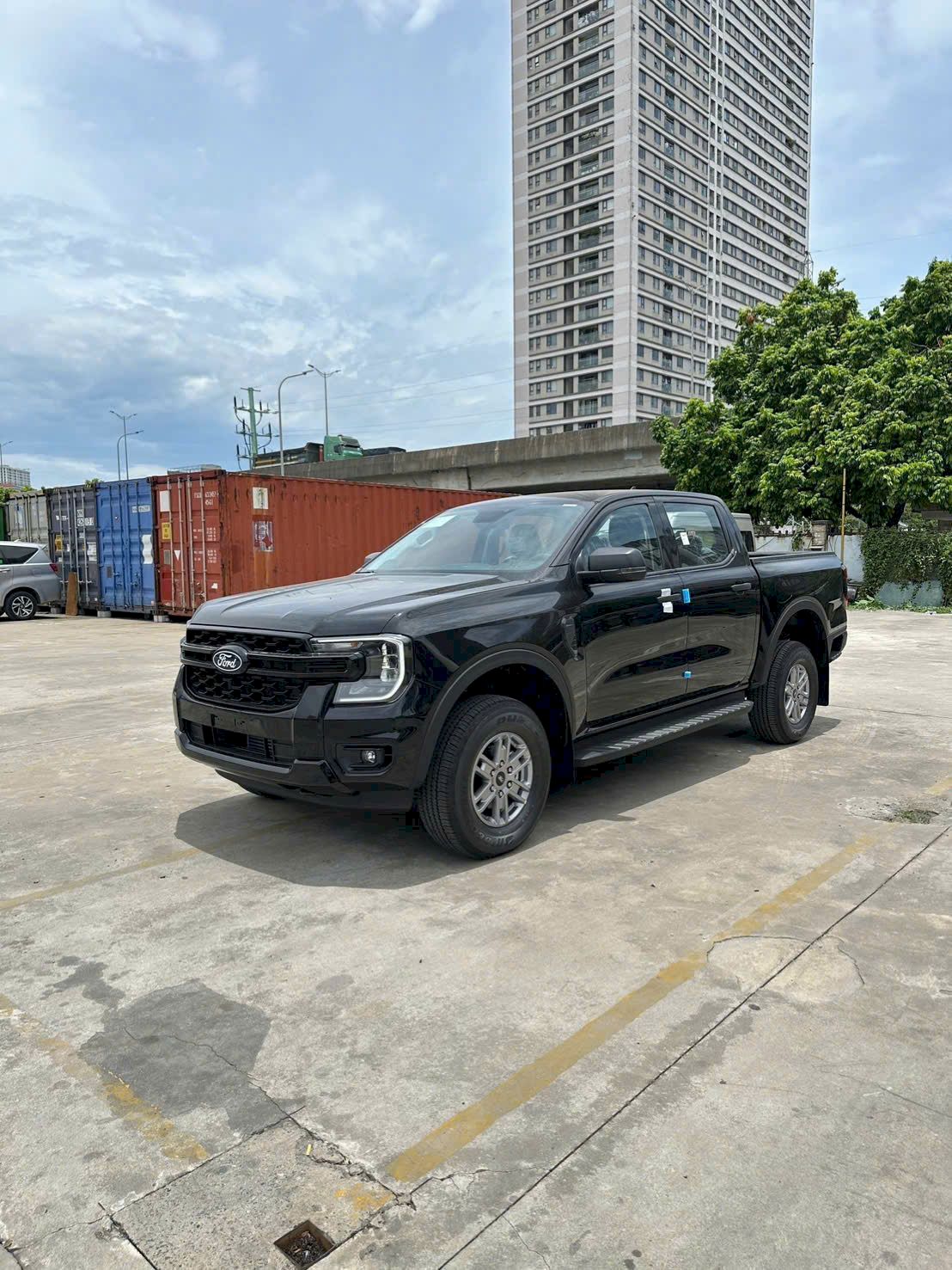 Ford Ranger XLS AT 2026 Thế Hệ Mới: Nâng Cấp Toàn Diện, Giữ Nguyên Giá Niêm Yết